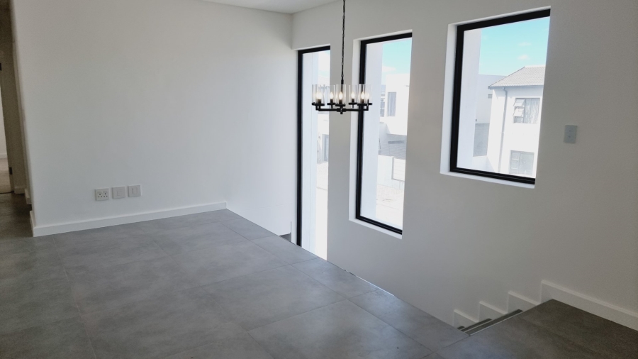 4 Bedroom Property for Sale in Parklands North Western Cape